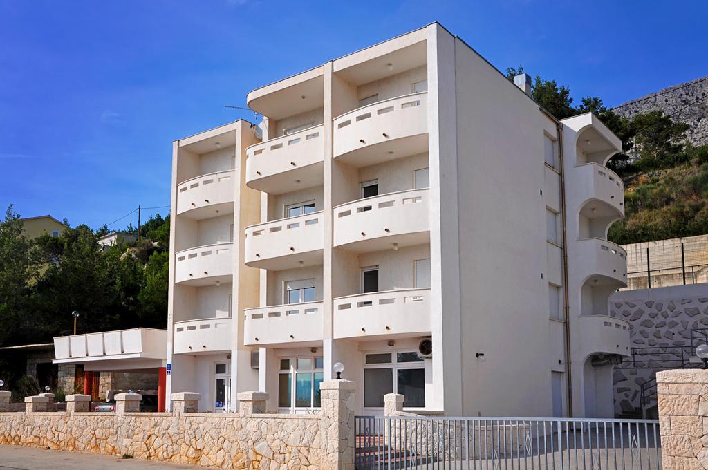 לוקבה Sunrise Apartments And Studio Apartments מראה חיצוני תמונה