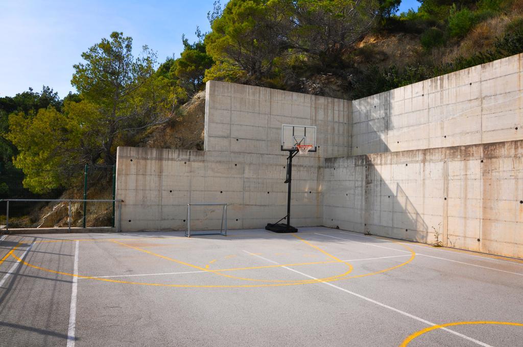 לוקבה Sunrise Apartments And Studio Apartments מראה חיצוני תמונה