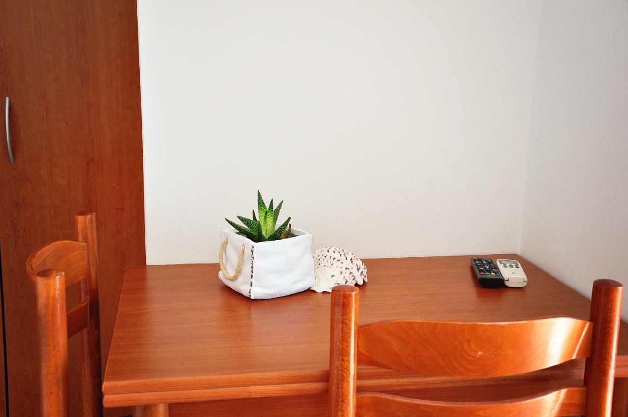 לוקבה Sunrise Apartments And Studio Apartments מראה חיצוני תמונה