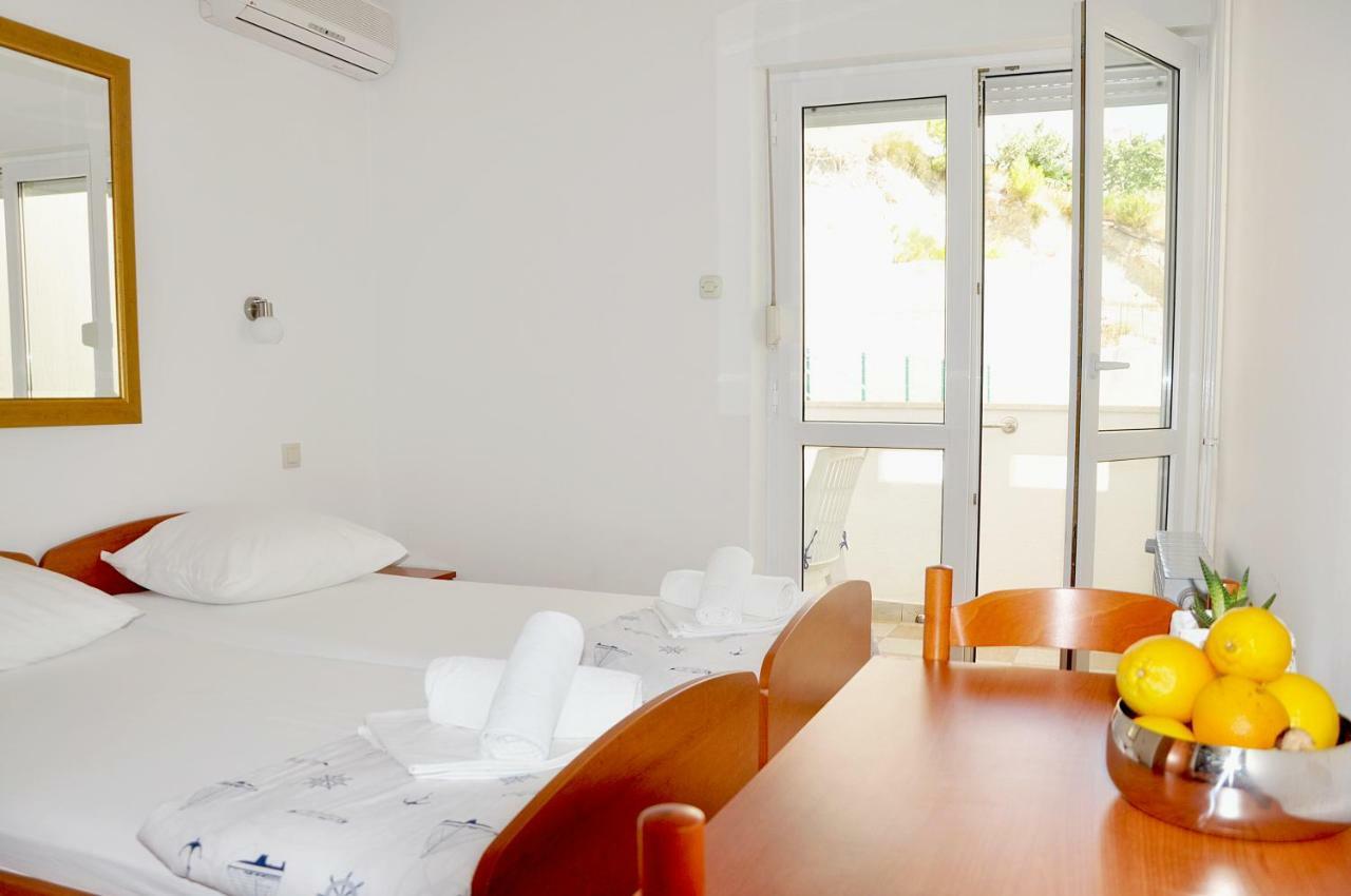לוקבה Sunrise Apartments And Studio Apartments מראה חיצוני תמונה