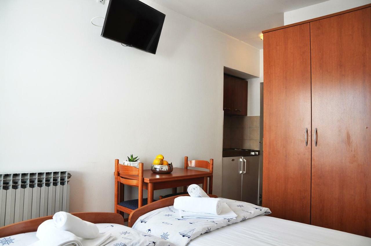 לוקבה Sunrise Apartments And Studio Apartments מראה חיצוני תמונה